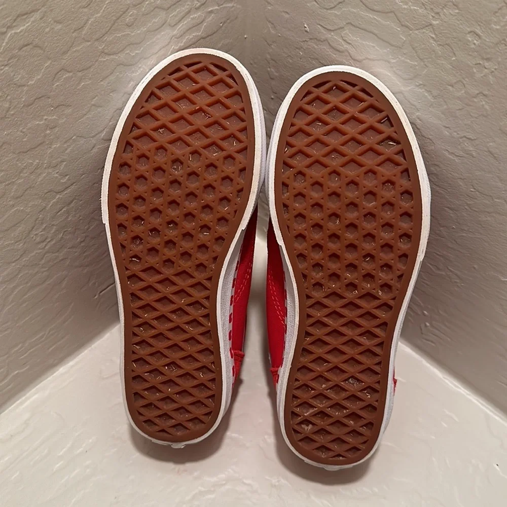 VANS Heart Foxing Old Skool Juniors Shoes Size 2.5 Red & White Leather/Canvas.